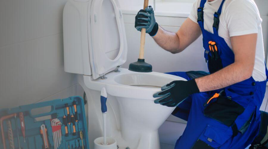 Professional clogged toilet repair in De Soto, MO